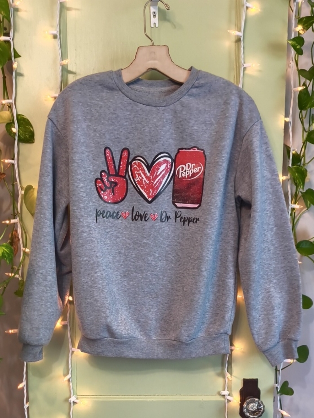 Women's Dr. Pepper Peace Love Soda Pop Cola Grey Red Crew Neck Sweatshirt M